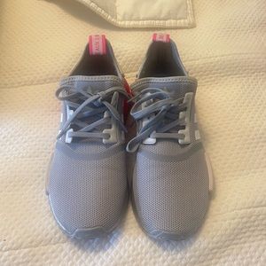 NEW Adidas NMD R1 - size 7- Silver/ Gray/ Pink